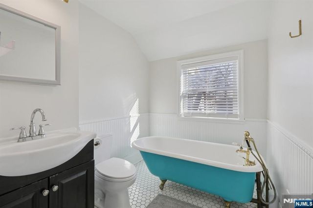 1114 Anderson Avenue, Fort Lee, NJ 07024