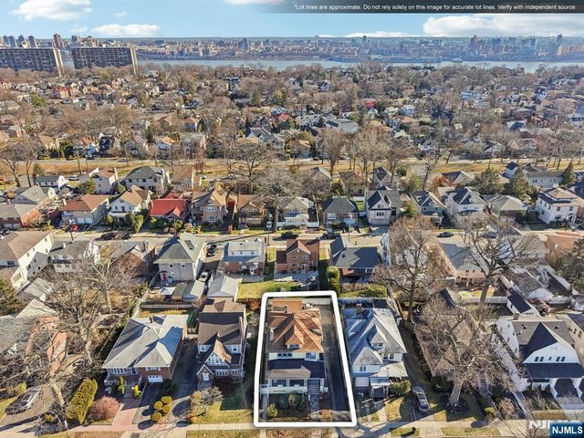 1114 Anderson Avenue, Fort Lee, NJ 07024