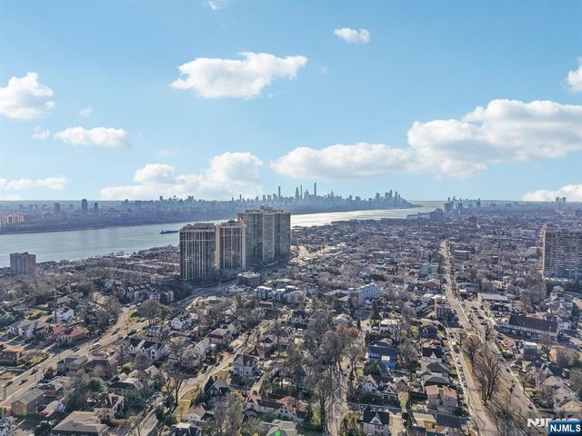 1114 Anderson Avenue, Fort Lee, NJ 07024