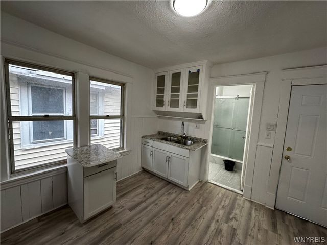 1533 La Salle Avenue, Niagara Falls, NY 14301