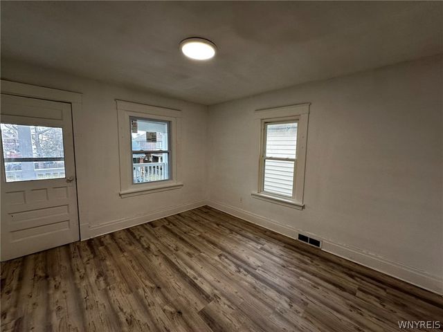 1533 La Salle Avenue, Niagara Falls, NY 14301