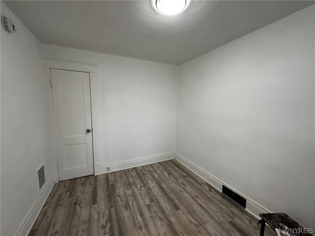 1533 La Salle Avenue, Niagara Falls, NY 14301