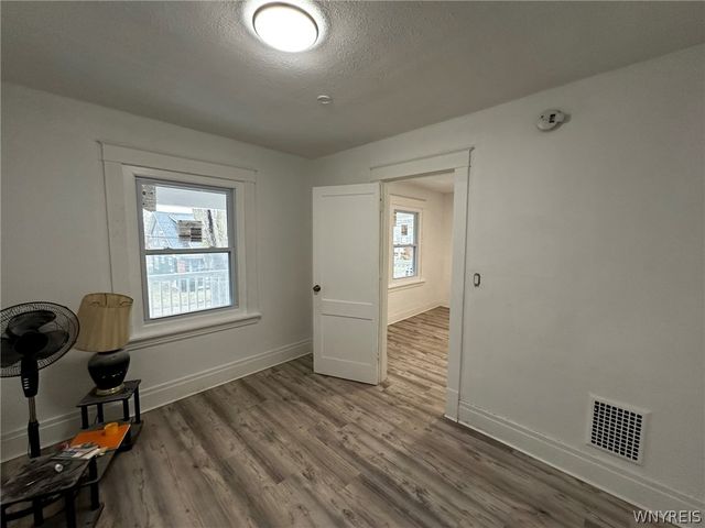 1533 La Salle Avenue, Niagara Falls, NY 14301