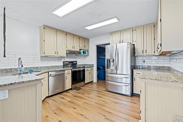 2563 Overlake Drive, Powder Springs, GA 30127