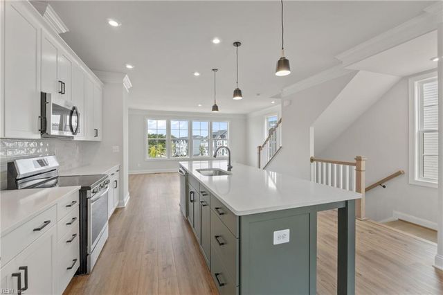 1 Bracewell LN, Yorktown, VA 23692