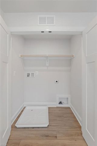 1 Bracewell LN, Yorktown, VA 23692