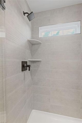 1 Bracewell LN, Yorktown, VA 23692