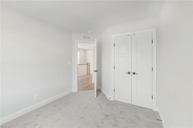 1 Bracewell LN, Yorktown, VA 23692