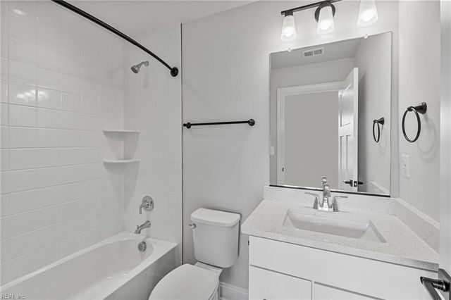 1 Bracewell LN, Yorktown, VA 23692