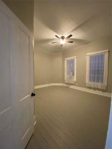 2121 Avenue K 2nd FL, Galveston, TX 77550