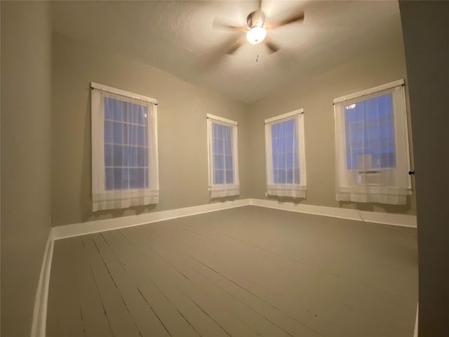 2121 Avenue K 2nd FL, Galveston, TX 77550