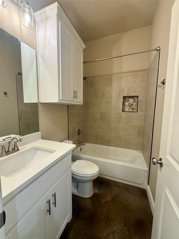 109 Cool Meadows Court, Millsap, TX 76066