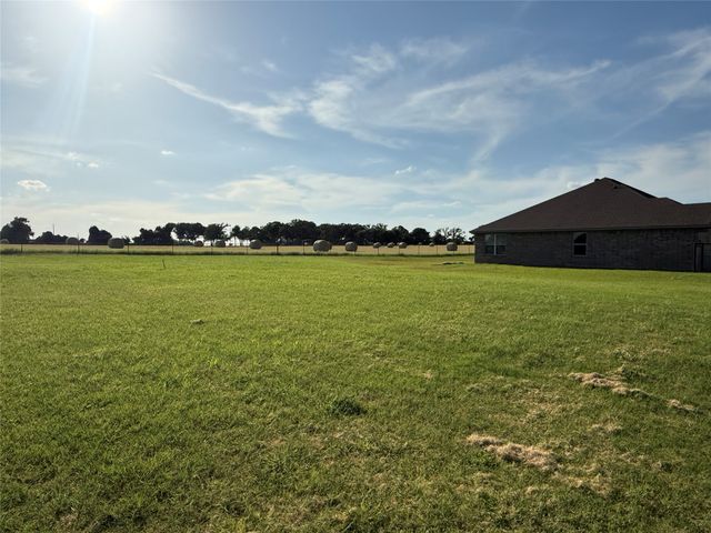 109 Cool Meadows Court, Millsap, TX 76066