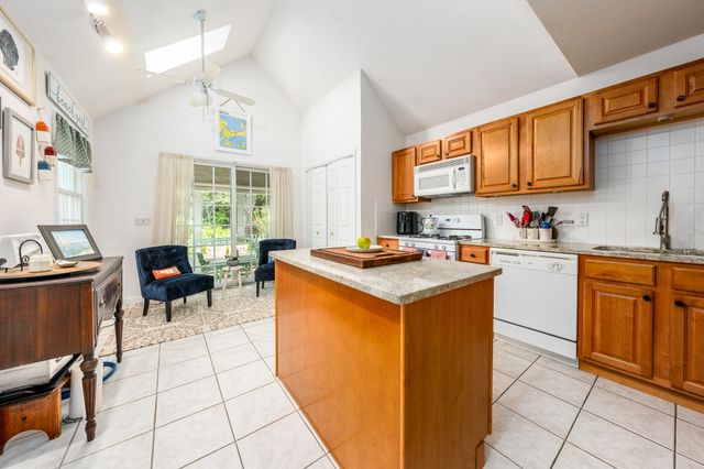 32 Red Cedar Road UNIT 32, Mashpee, MA 02649