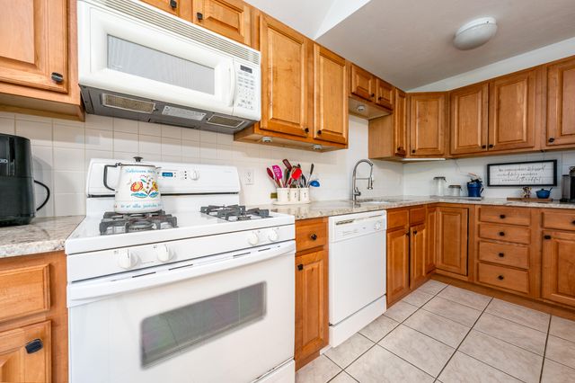 32 Red Cedar Road UNIT 32, Mashpee, MA 02649