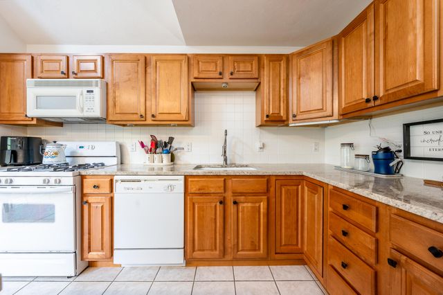32 Red Cedar Road UNIT 32, Mashpee, MA 02649