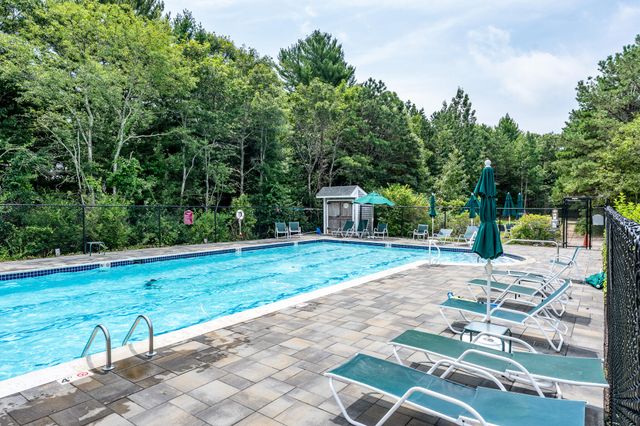 32 Red Cedar Road UNIT 32, Mashpee, MA 02649