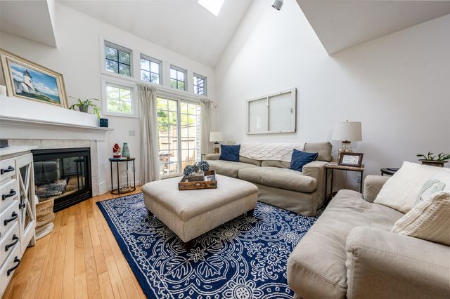 32 Red Cedar Road UNIT 32, Mashpee, MA 02649