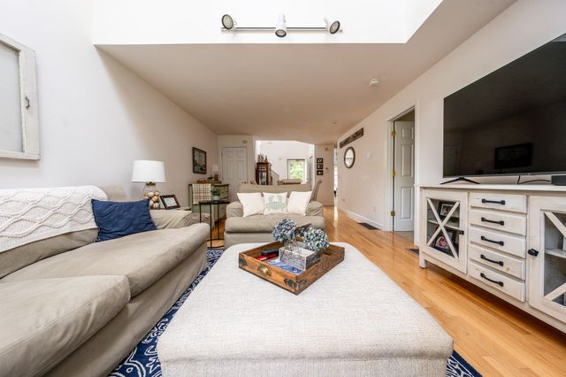 32 Red Cedar Road UNIT 32, Mashpee, MA 02649