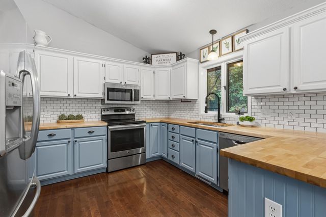 15469 Fish Point Road SE, Prior Lake, MN 55372