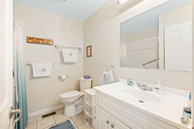 493 Maple Springs Rd, Manchester, TN 37355