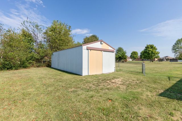 493 Maple Springs Rd, Manchester, TN 37355