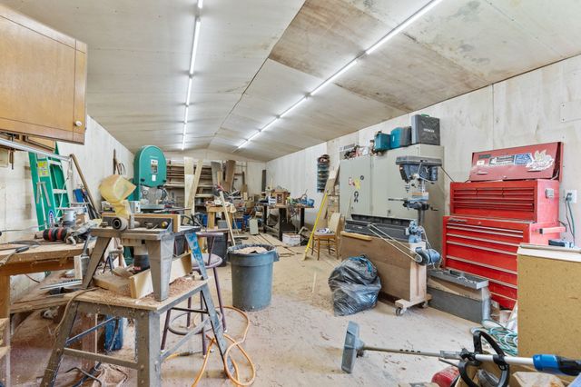 493 Maple Springs Rd, Manchester, TN 37355