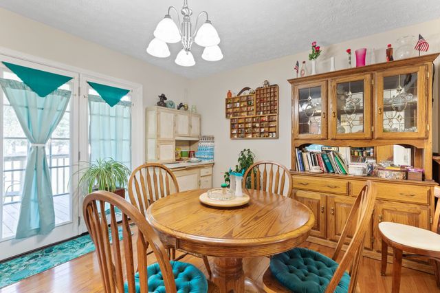 493 Maple Springs Rd, Manchester, TN 37355