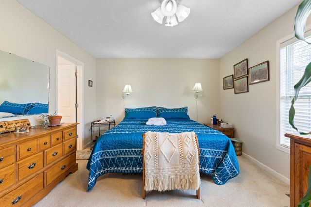 493 Maple Springs Rd, Manchester, TN 37355