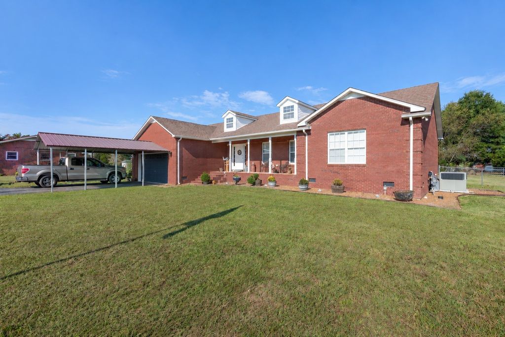 493 Maple Springs Rd, Manchester, TN 37355