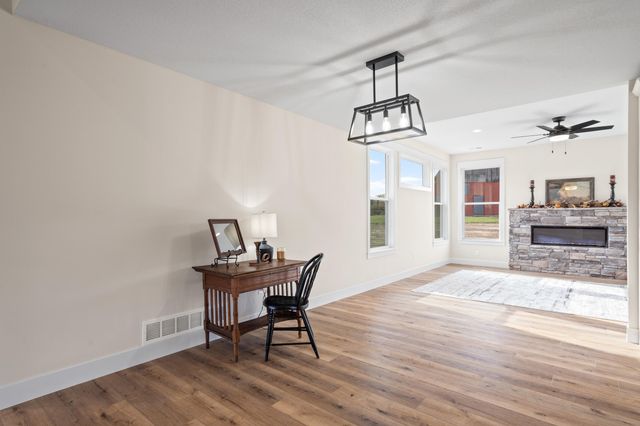 15904 N GOLDEN EAGLE CT, Wooldridge, MO 65287