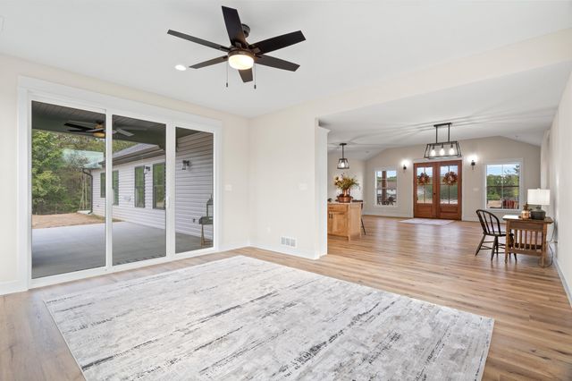 15904 N GOLDEN EAGLE CT, Wooldridge, MO 65287