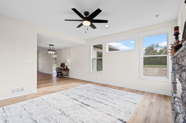 15904 N GOLDEN EAGLE CT, Wooldridge, MO 65287