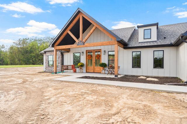 15904 N GOLDEN EAGLE CT, Wooldridge, MO 65287