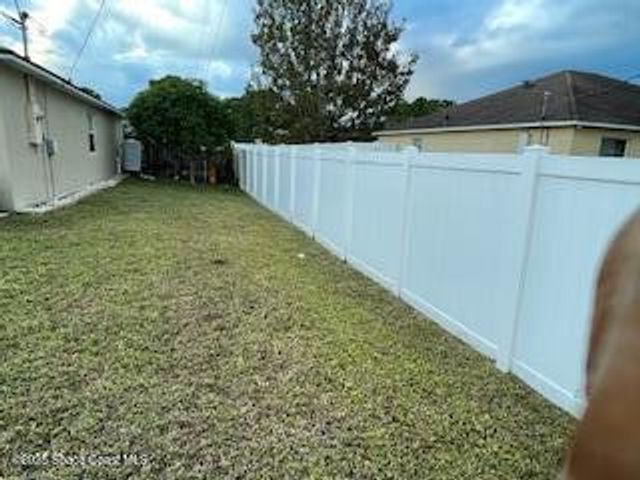 999 Carver Road SE, Palm Bay, FL 32909