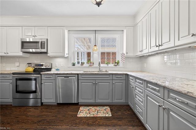 500 W Riverview DR, Suffolk, VA 23434