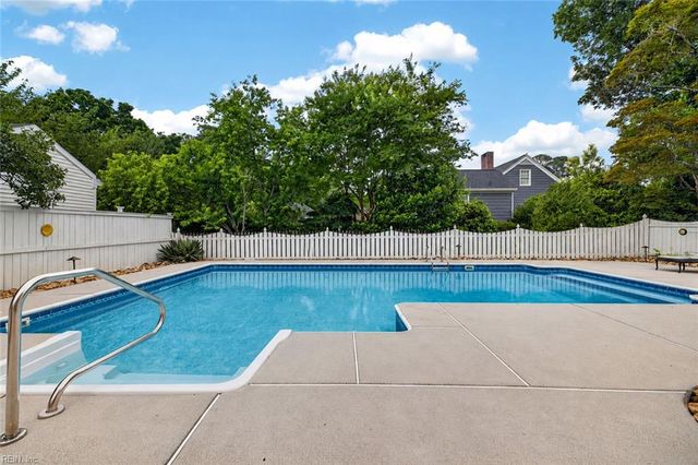 500 W Riverview DR, Suffolk, VA 23434
