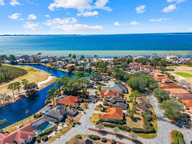 4319 Sunset Beach Circle, Niceville, FL 32578