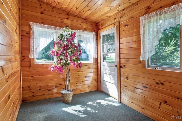 89 Elm Street, Schroeppel, NY 13135