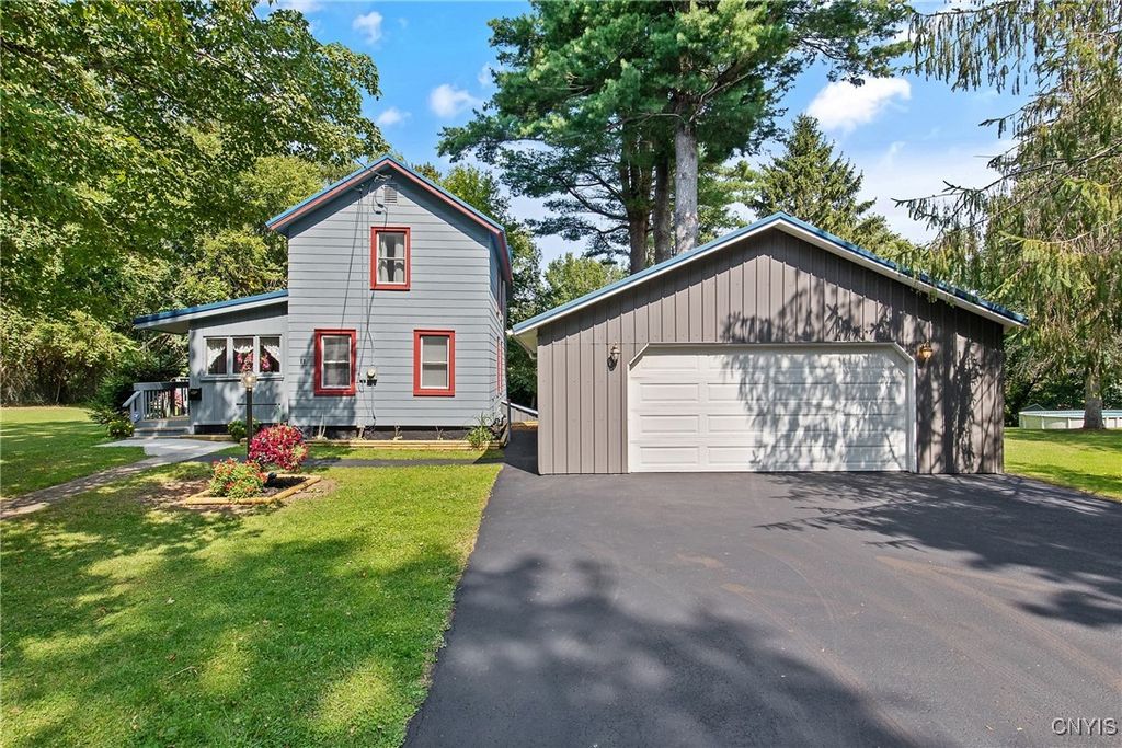 89 Elm Street, Schroeppel, NY 13135