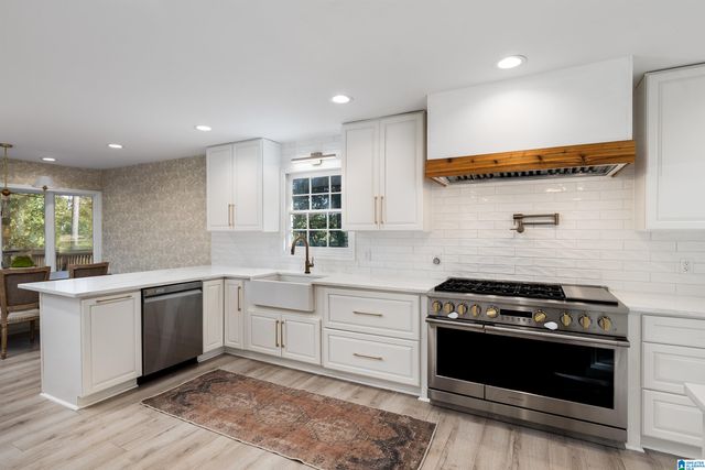 1277 BRANCHWATER LANE, Vestavia Hills, AL 35216