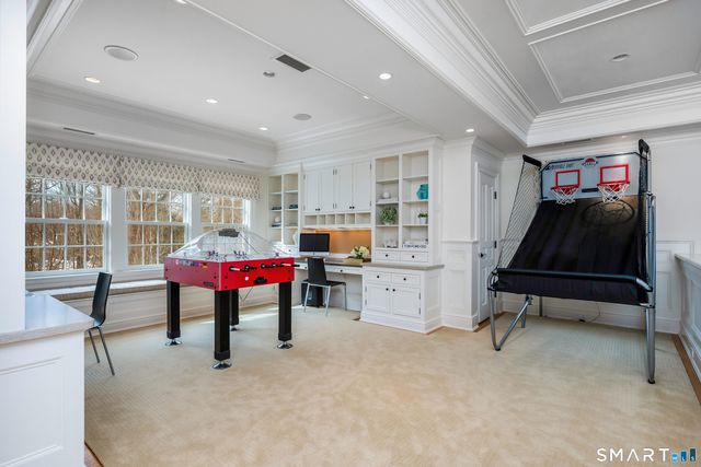 473 Hollow Tree Ridge Road, Darien, CT 06820