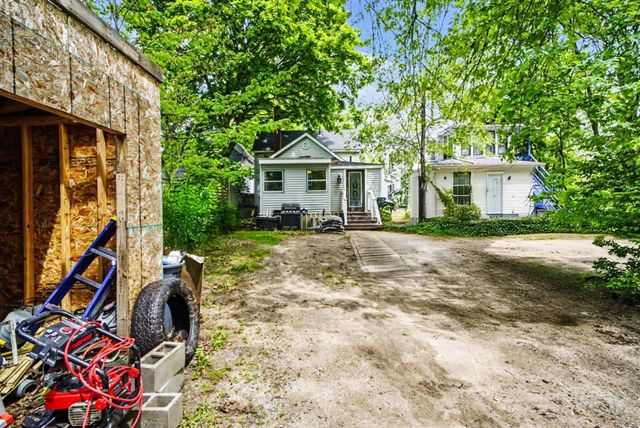 1120 Michigan Avenue, St. Joseph, MI 49085