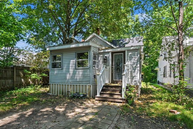 1120 Michigan Avenue, St. Joseph, MI 49085