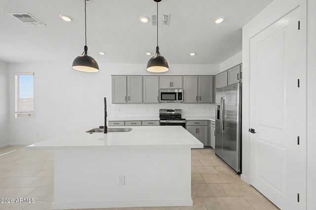 25137 W WAYLAND Drive, Buckeye, AZ 85326