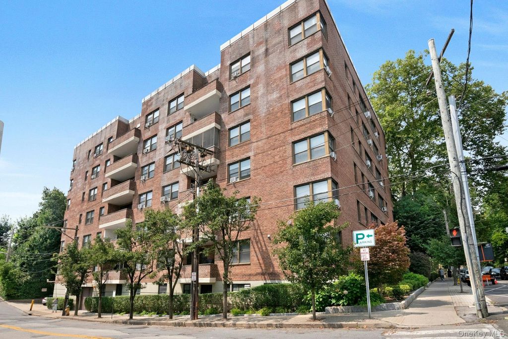 180 E Hartsdale Avenue 1F, Hartsdale, NY 10530 — exterior
