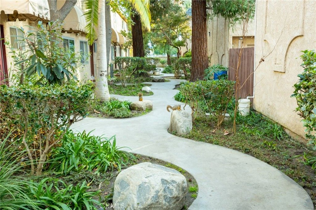 17135 Roscoe Boulevard 7, Northridge, CA 91325 — exterior