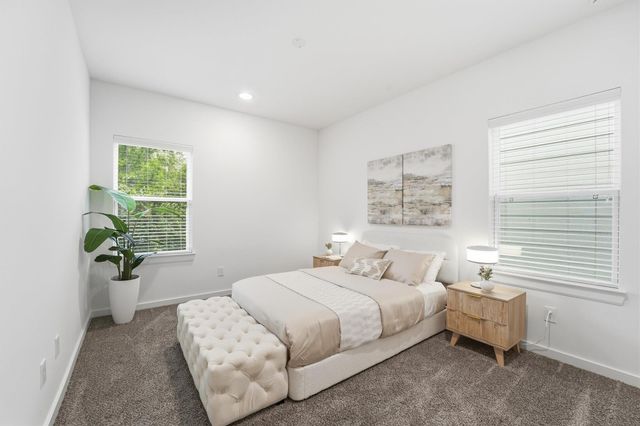 817 Thornton Road F, Houston, TX 77018