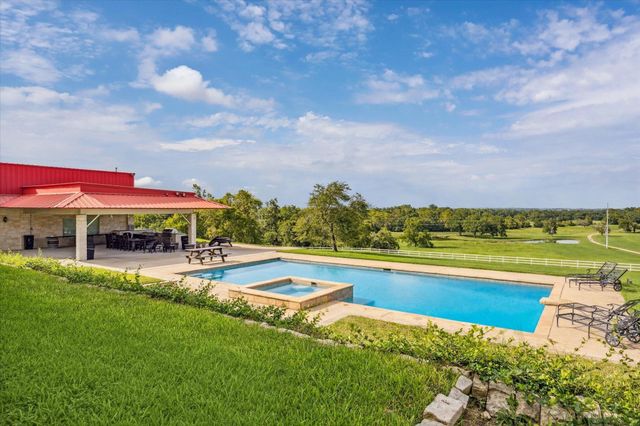 4008 Fm 979, Millheim, TX 77474