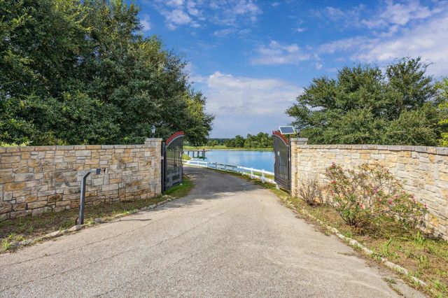 4008 Fm 979, Millheim, TX 77474